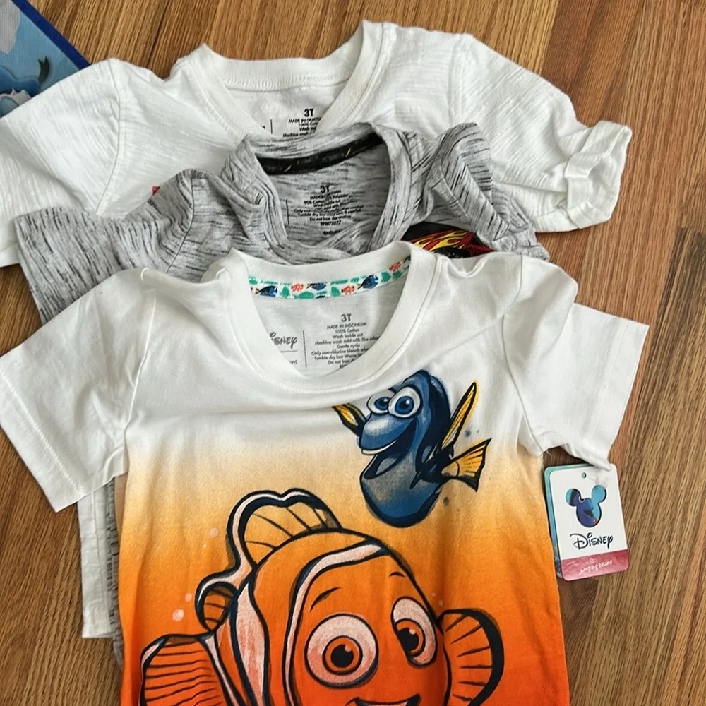 Sibling Disney clothes 3T,5 - Picture 4 of 10